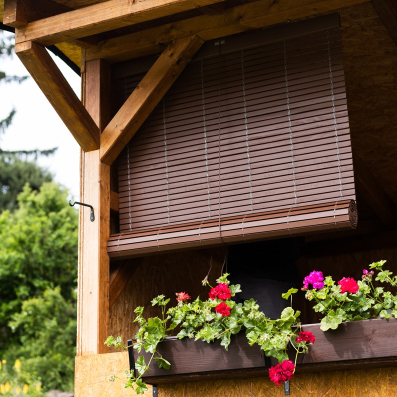 Holzrollo für Pergola - Milchschokolade