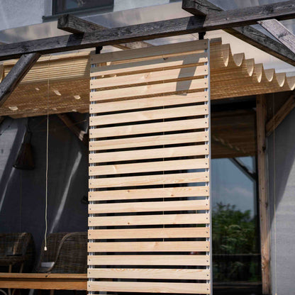 Holzlamellen Sichtschutz für Terrassen mit Aluminiumrahmen - Natur